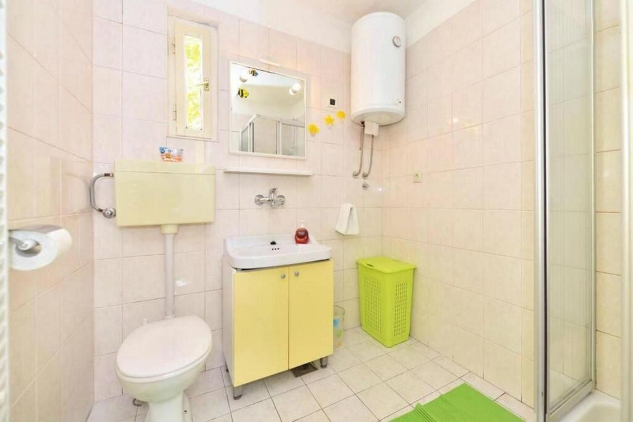 Apartment Vicko Omiš Eksteriør billede