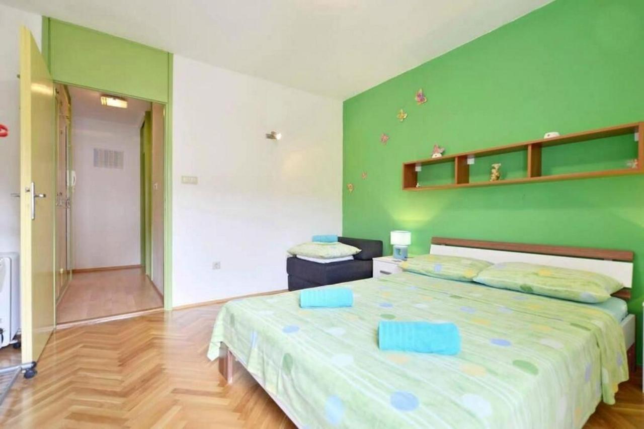 Apartment Vicko Omiš Eksteriør billede