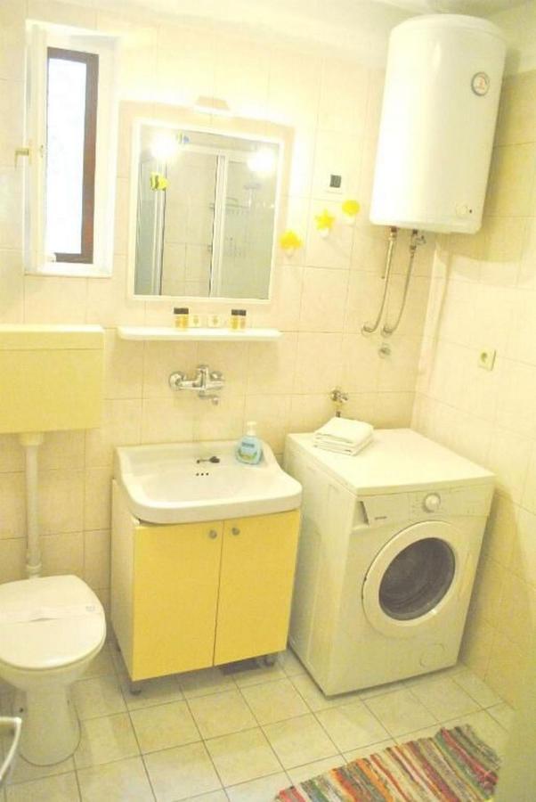 Apartment Vicko Omiš Eksteriør billede