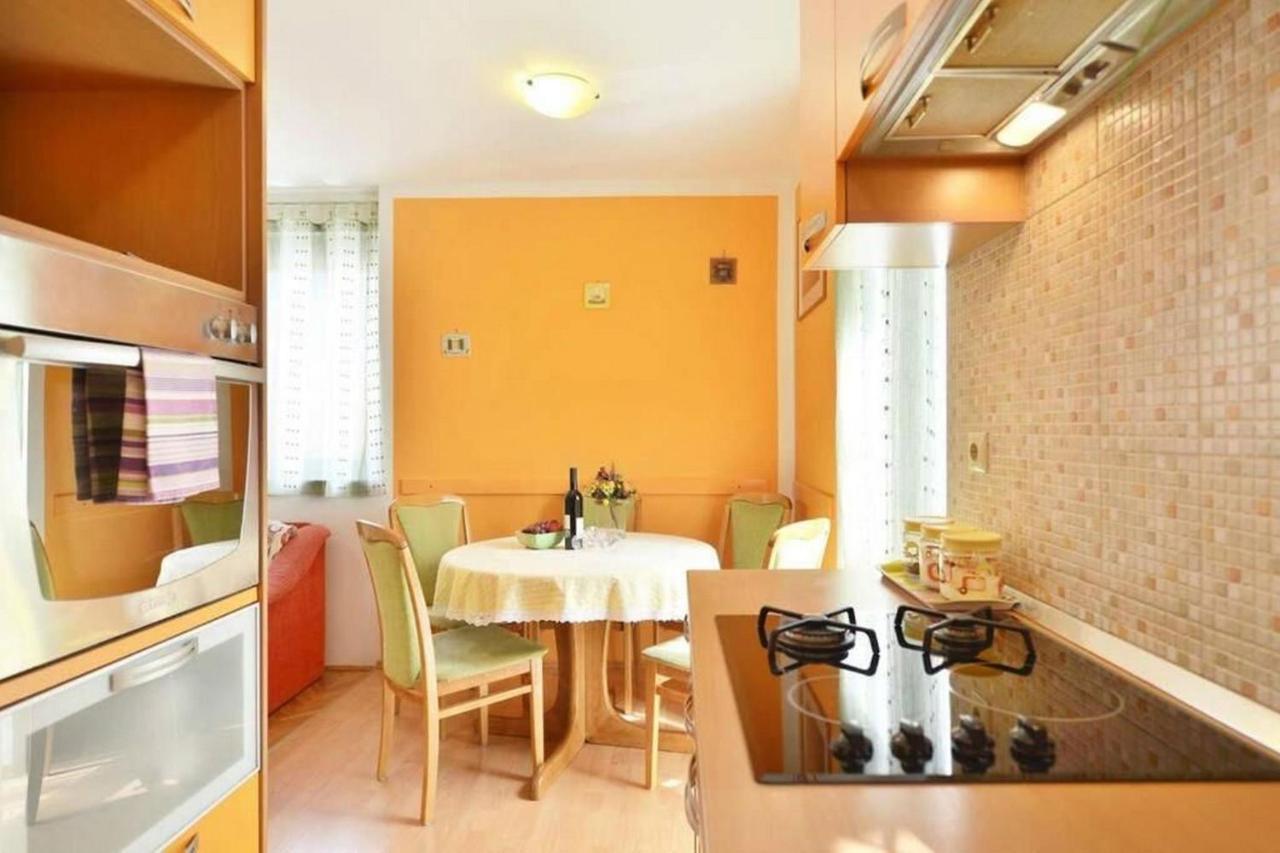 Apartment Vicko Omiš Eksteriør billede